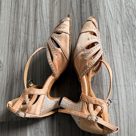 Tan Strappy Women's Dance Heels - Picture 4 of 4